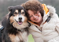 Frau mit Hund